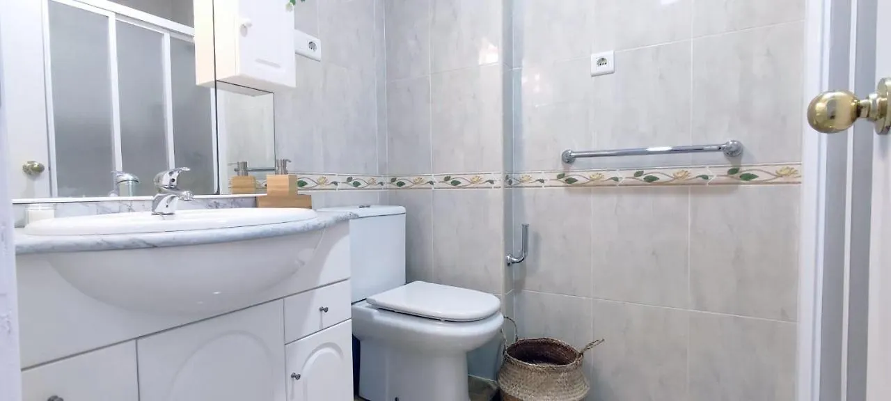 Los Prados - Amplio Apartamento Con Piscina Torre Del Mar Apartment