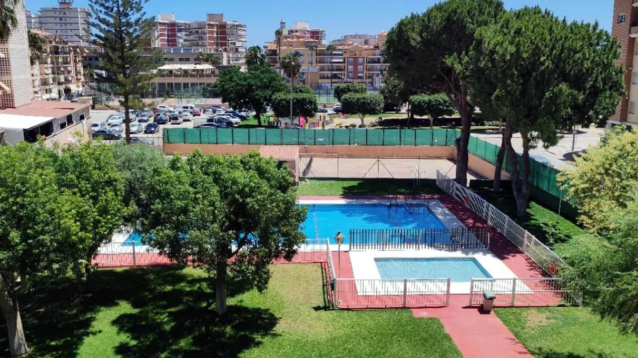 Los Prados - Amplio Apartamento Con Piscina Torre Del Mar